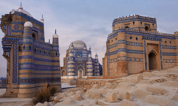 Expert Tour Guide Services for Local and International Tours